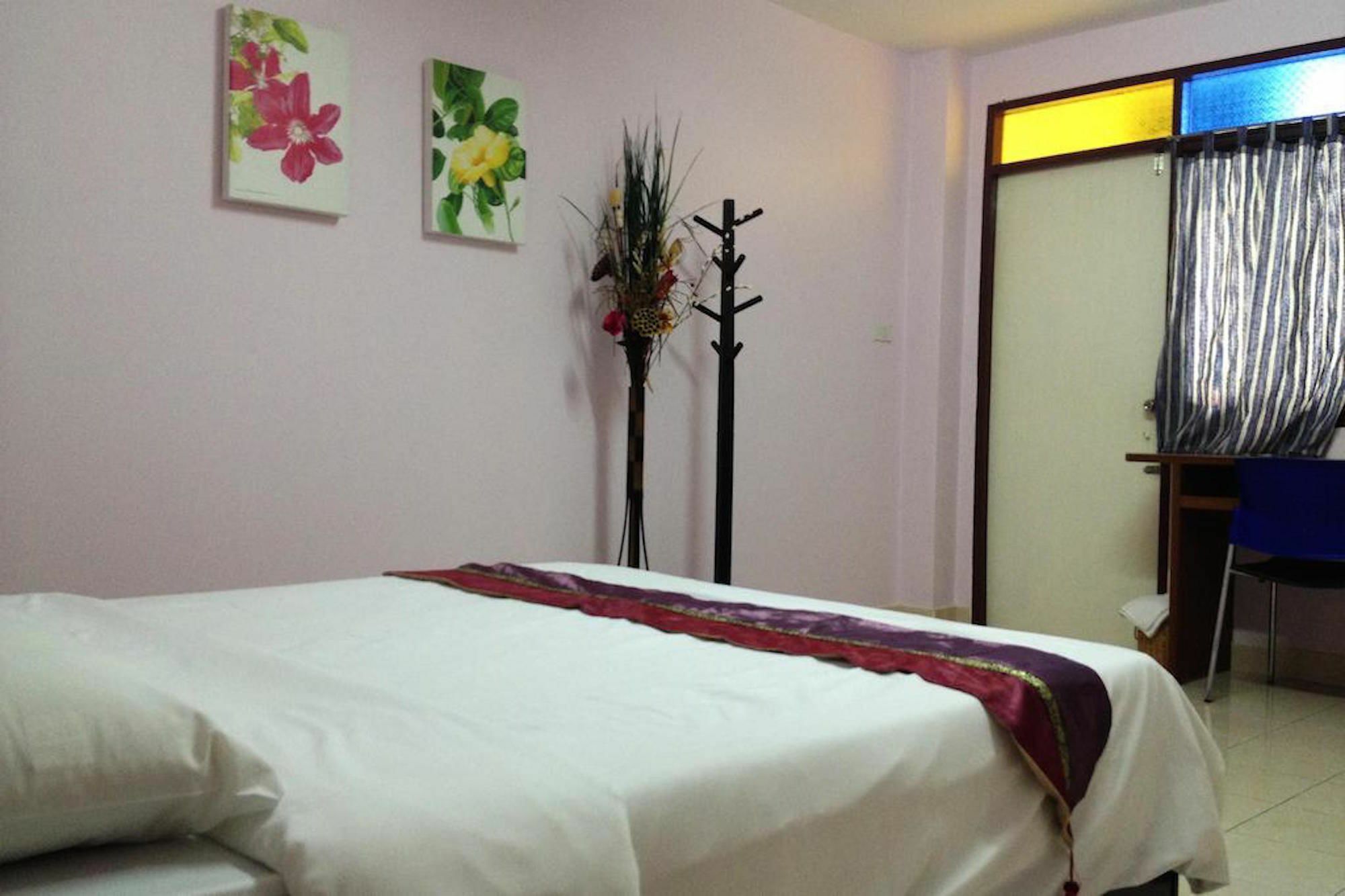 Vareevara Apartment Bangkok Esterno foto