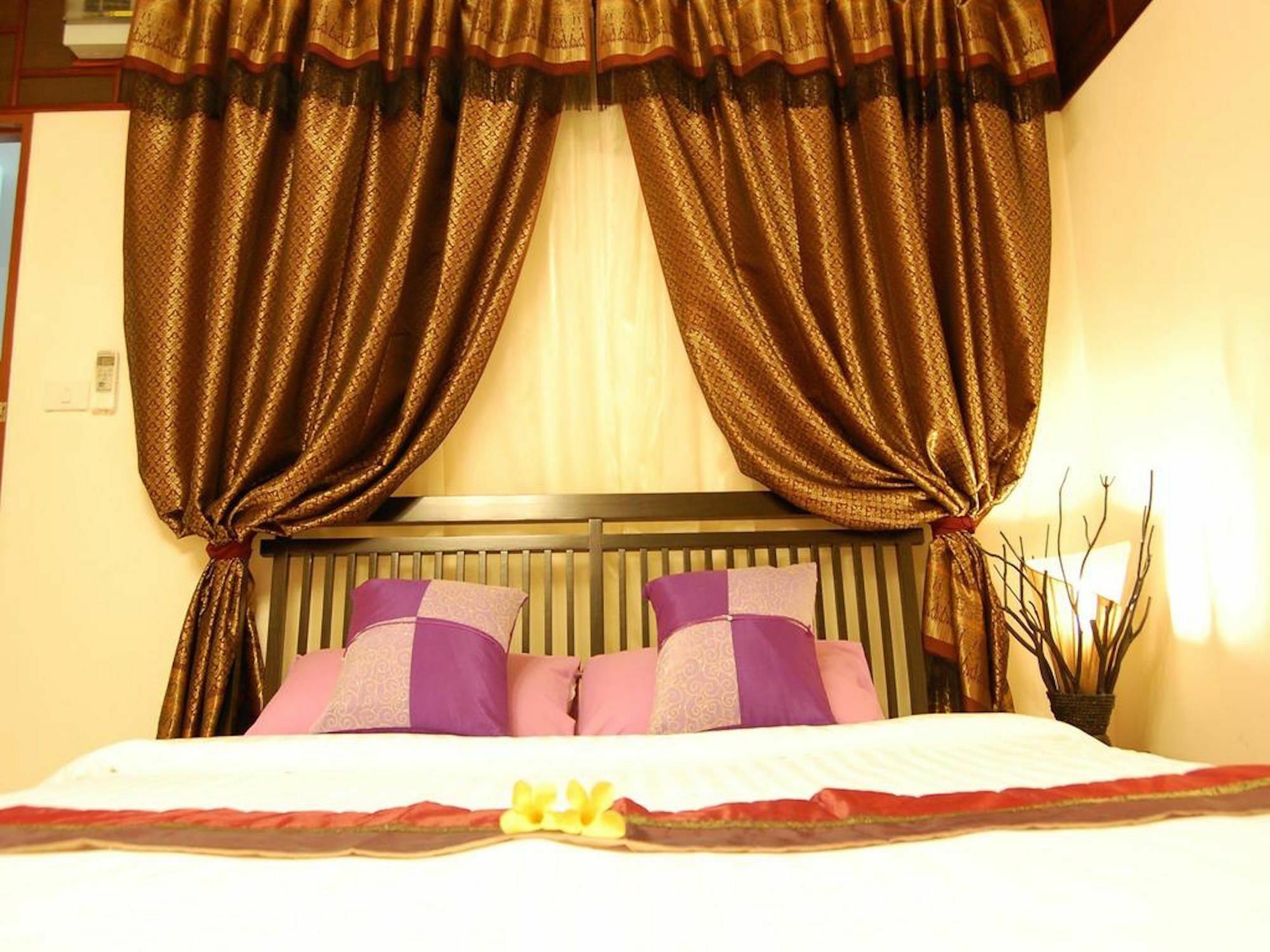 Vareevara Apartment Bangkok Esterno foto