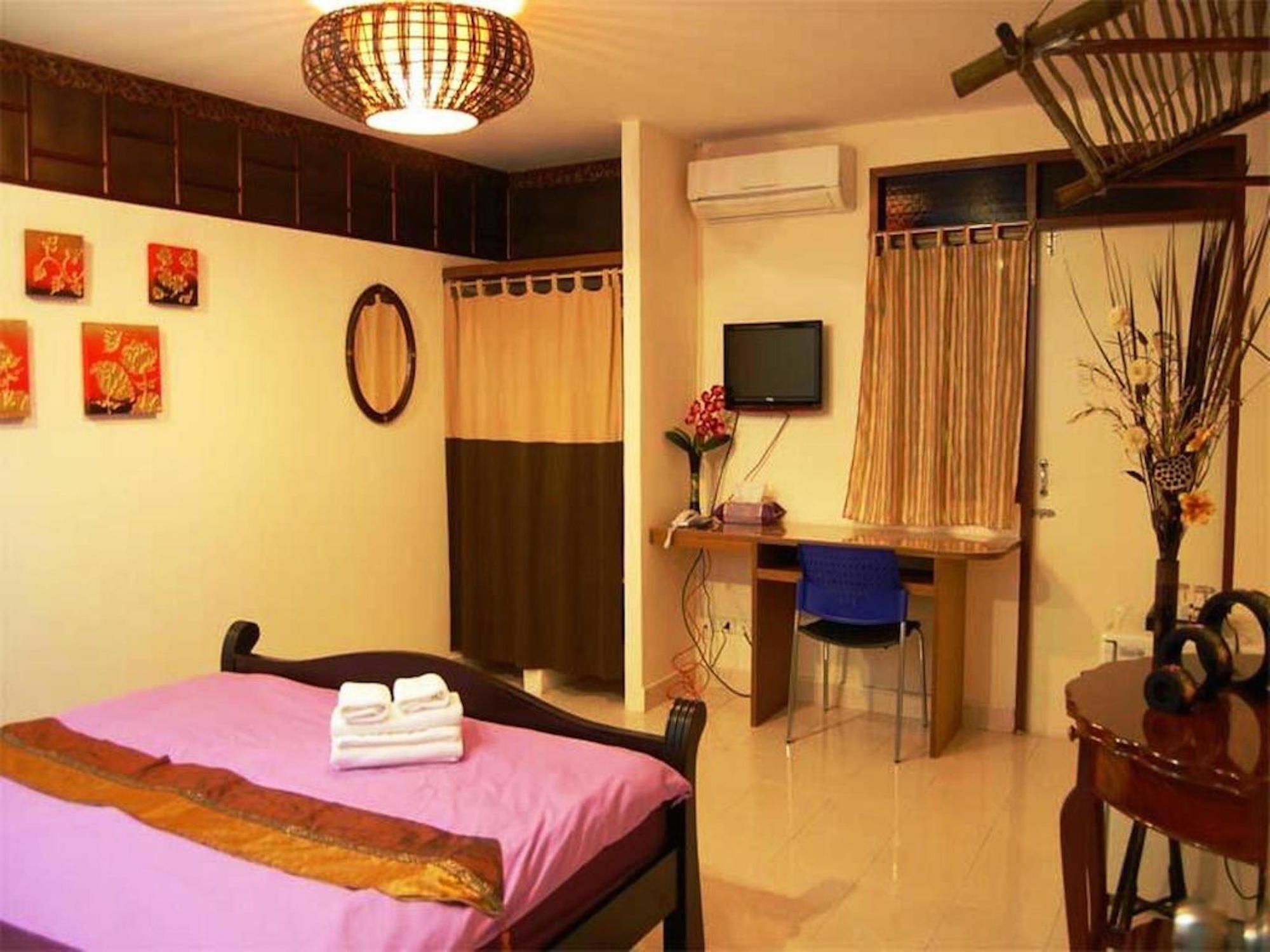 Vareevara Apartment Bangkok Esterno foto